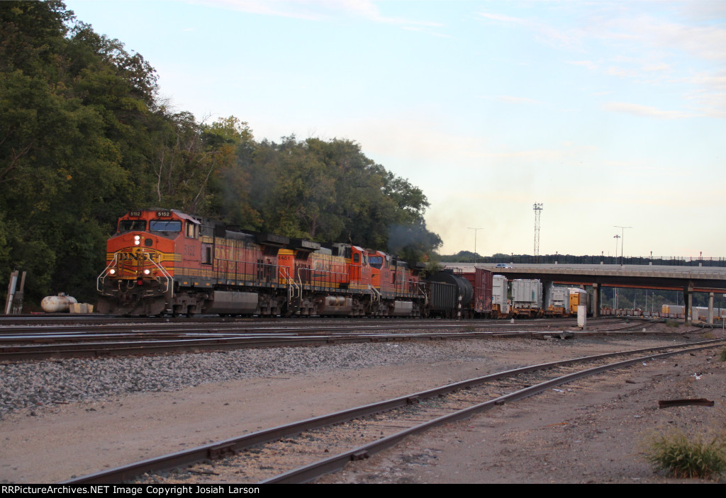 BNSF 5152 West